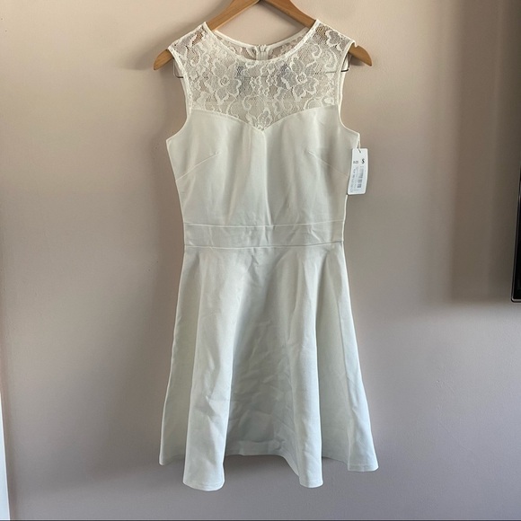 NWT Floral Lace Pleated Little Cocktail Party Dress - Picture 1 of 8